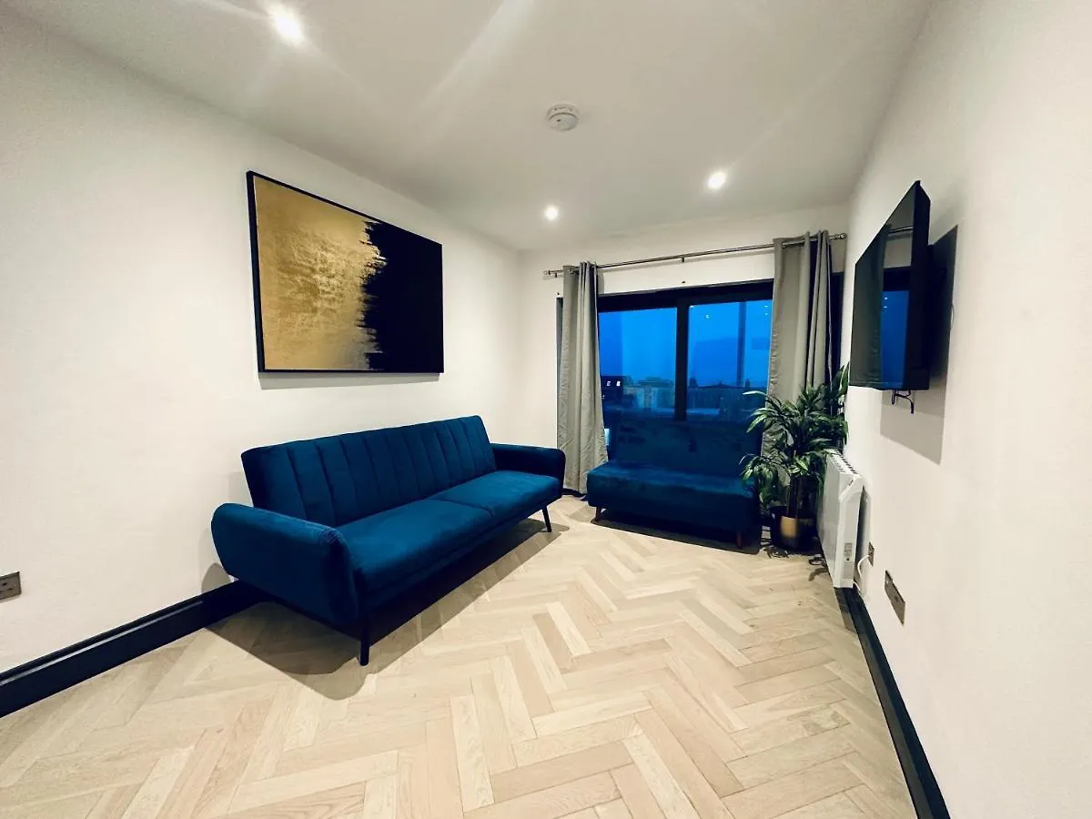 Amazing Sea View I New Morden Three Bedroom Flat I Super Central Location برايتون