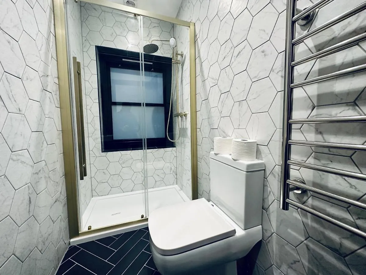 Amazing Sea View I New Morden Three Bedroom Flat I Super Central Location Brighton Apartment